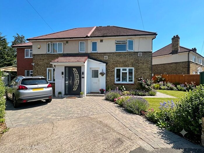 2 Bedroom Semi Detached House For Sale In Trinity Close, Hounslow, TW4