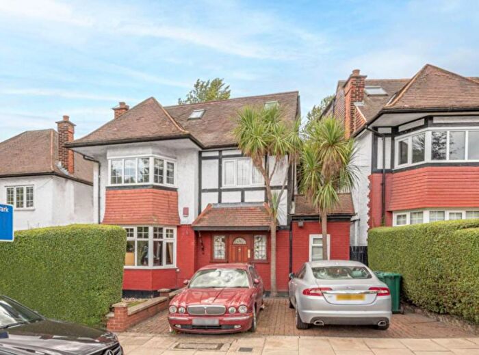6 Bedroom Detached House To Rent In Shirehall Park, London, NW4