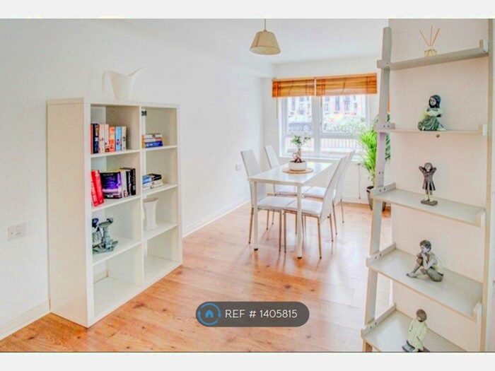 2 Bedroom Flat To Rent In Whyte Place, Edinburgh, EH7