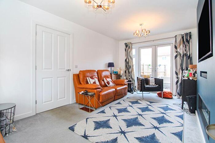 3 Bedroom Semi Detached House For Sale In Wooding Way, Wilstead, MK45