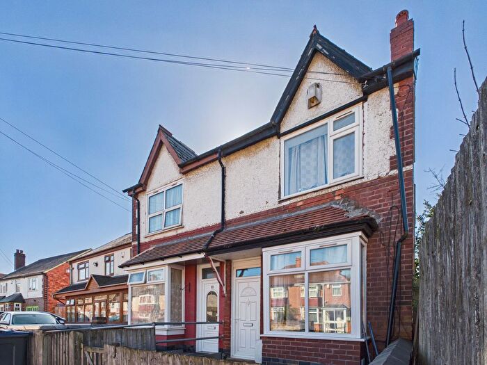 3 Bedroom Semi Detached House For Sale In Calthorpe, Birmingham, B20