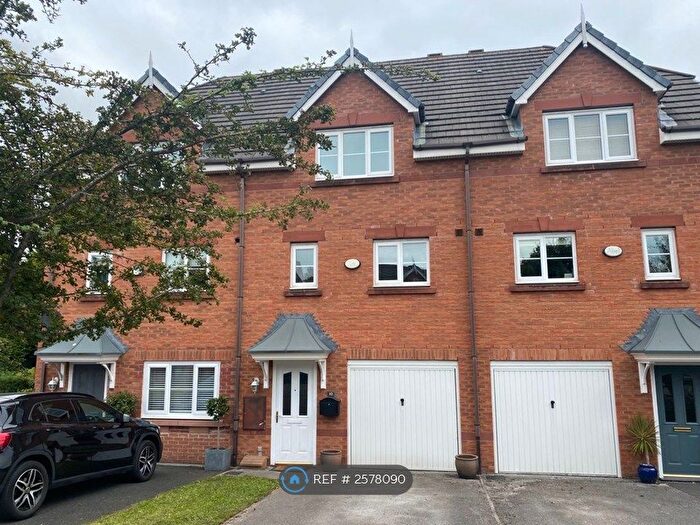 3 Bedroom Semi-Detached House To Rent In East O Hills, Merseyside, CH60