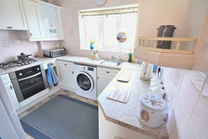 2 Bedroom Flat To Rent In Ennisdale Drive, Wirral, CH48