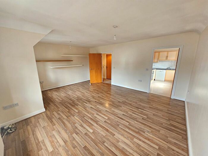 2 Bedroom Flat To Rent In Buckingham Street, Aylesbury, HP20