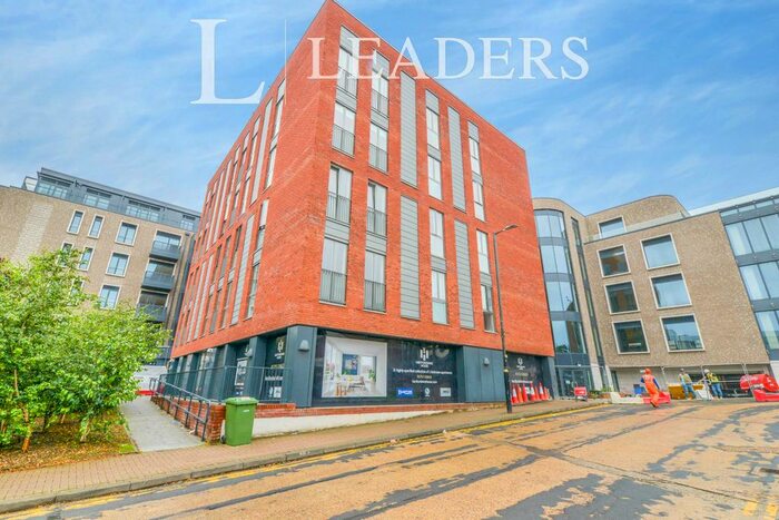 1 Bedroom Flat To Rent In Civic Close, St. Albans, AL1