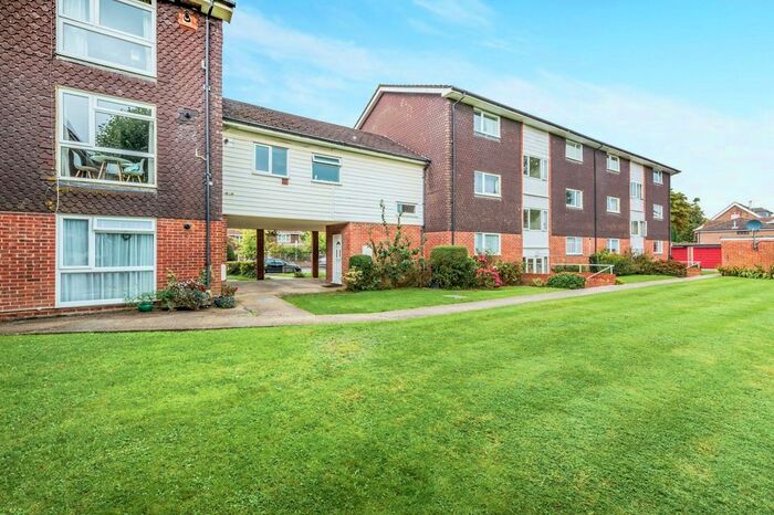 1 Bedroom Property To Rent In Wimblehurst Road, Horsham RH12