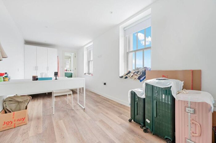 Studio To Rent In Chalk Farm Rd, London, NW1