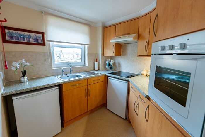 1 Bedroom Flat For Sale In Sandford Gate, Halleys Court, Kirkcaldy, KY1