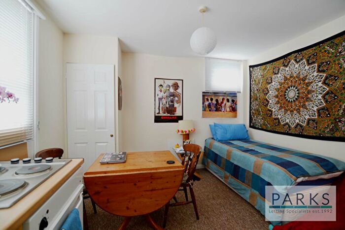 Apartment To Rent In Westbourne Villas, Hove, East Sussex, BN3