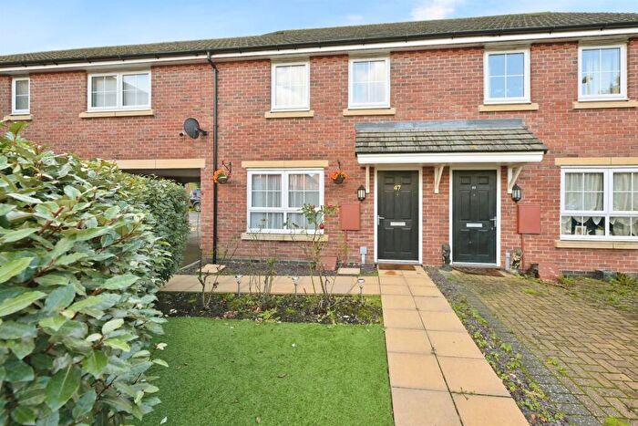 3 Bedroom End Of Terrace House For Sale In Fallowfields, Crick, Northampton, NN6