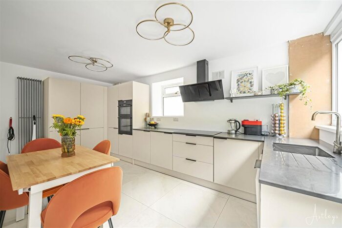 5 Bedroom Detached House For Sale In Newton, Swansea, SA3
