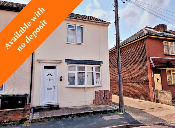 3 Bedroom End Of Terrace House To Rent In Freemantle Road, Gosport, Hampshire, PO12