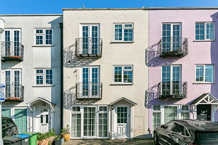 5 Bedroom Terraced House For Sale In Eaton Drive, Kingston Upon Thames, KT2