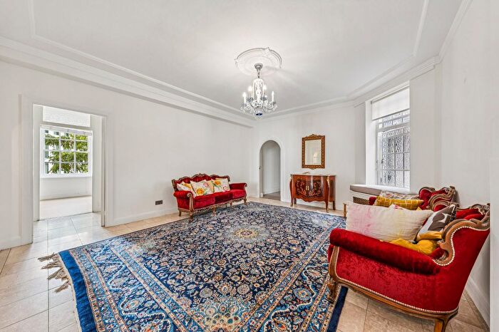 4 Bedroom Flat For Sale In Kensington High Street, High Street Kensington, W8