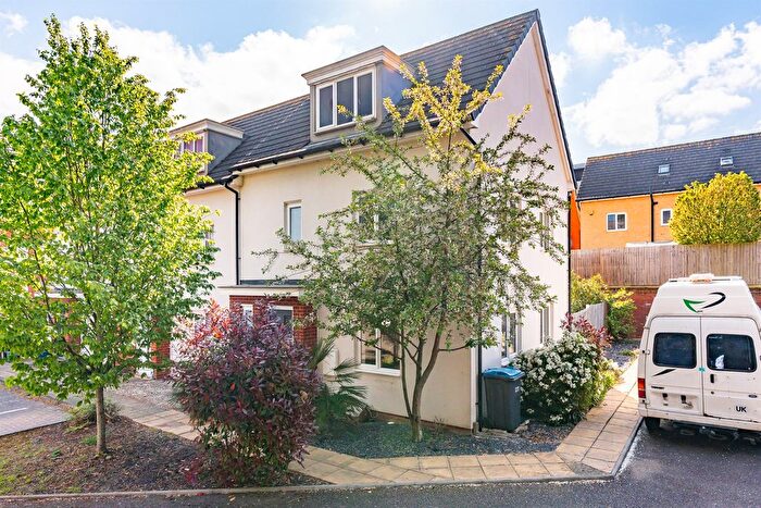 3 Bedroom End Of Terrace House For Sale In Bowhill Way, Harlow, CM20