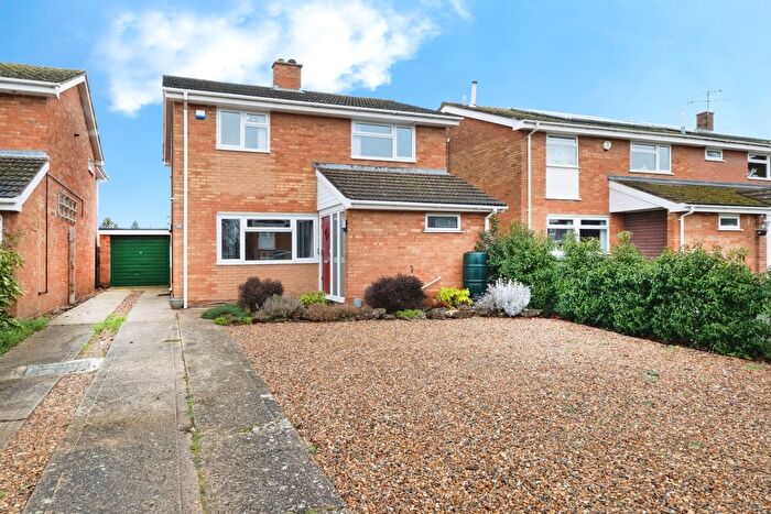 4 Bedroom Detached House For Sale In Mardle Road, Linslade, Leighton Buzzard, LU7
