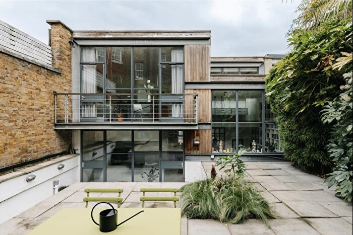 3 Bedroom Terraced House To Rent In North Mews, London, WC1N