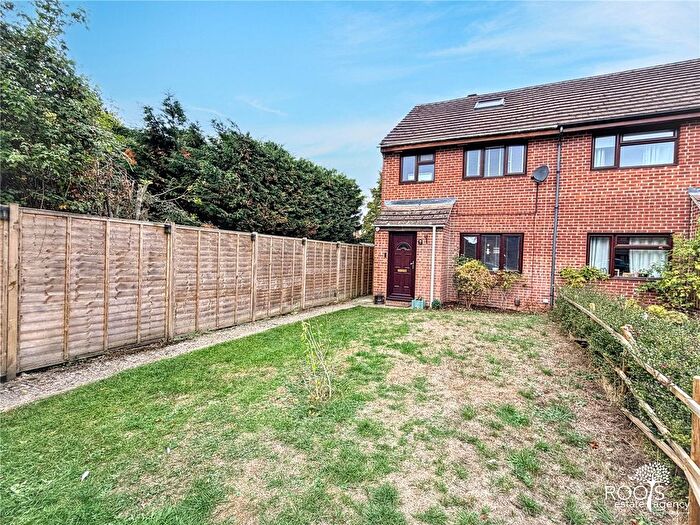4 Bedroom Semi-Detached House For Sale In Billington Way, Thatcham, RG18