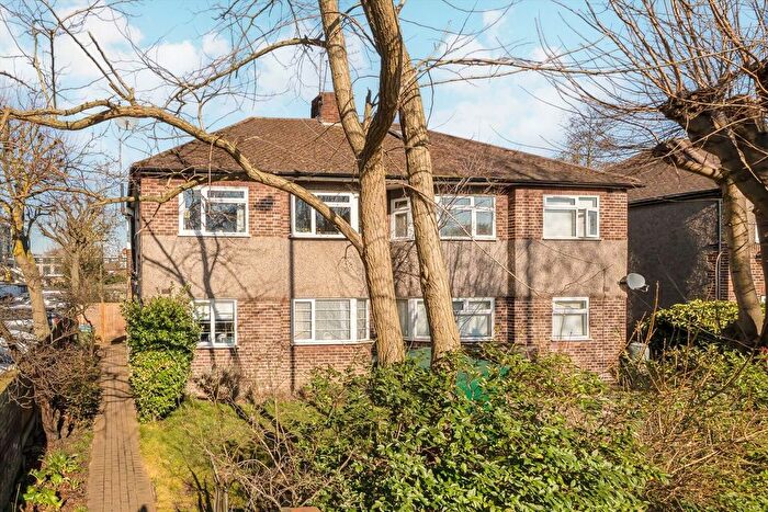 2 Bedroom Flat To Rent In Amyand Park Road, St Margarets, Twickenham, TW1