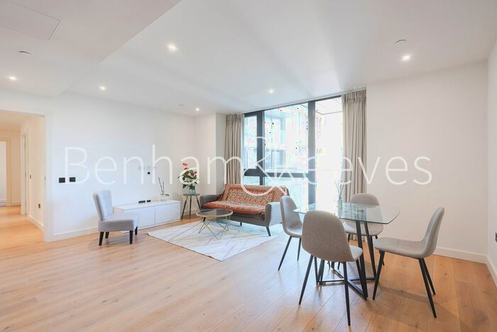 2 Bedroom Flat To Rent In Emery Way, Wapping, E1W