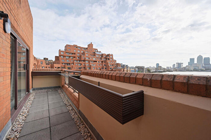 2 Bedroom Flat For Sale In Free Trade Wharf, Wapping, London, E1W