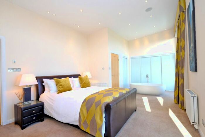 3 Bedroom Flat To Rent In Rubislaw Drive, West End, Aberdeen, AB15