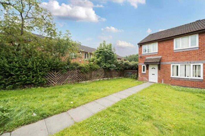 4 Bedroom Semi-Detached House To Rent In Peel Grove, Manchester, Greater Manchester, M12