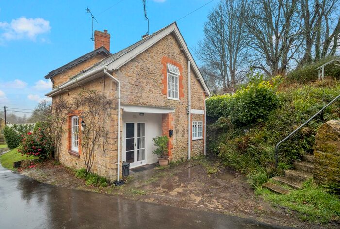 2 Bedroom End Of Terrace House To Rent In West Milton - Bridport, DT6