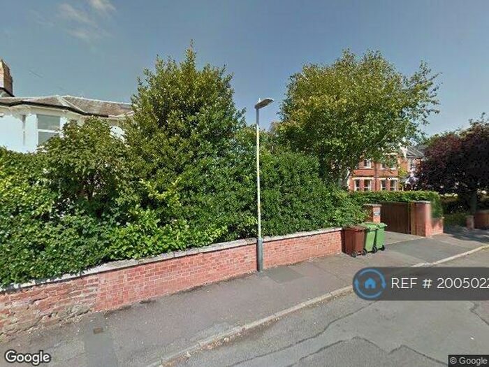 2 Bedroom Flat To Rent In Lower Lyndale, Cheltenham, GL53