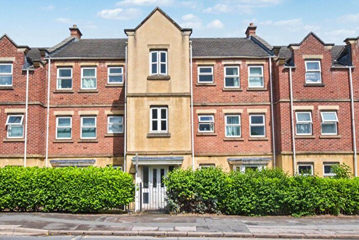 2 Bedroom Flat For Sale In Whitehall Road, Leeds, West Yorkshire, LS12