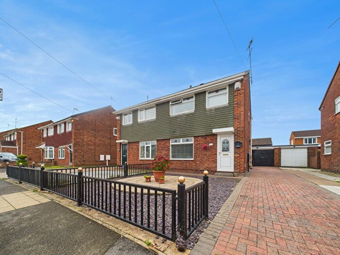 3 Bedroom Semi-Detached House For Sale In Dunvegan Road, Hull, HU8