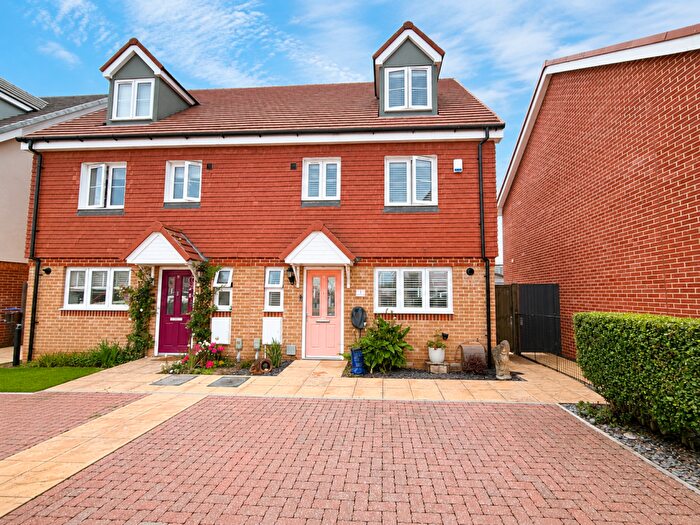 4 Bedroom Semi Detached House For Sale In Court Close, Deal, CT14