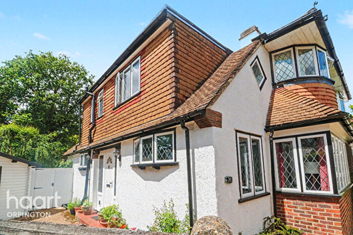 4 Bedroom Semi-Detached House For Sale In Oaklands Close, Orpington, BR5