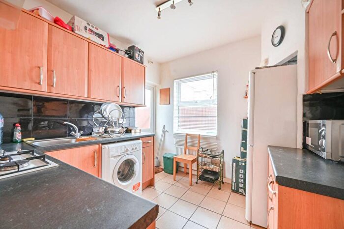 2 Bedroom Maisonette For Sale In Peel Road, North Wembley, Wembley, HA9