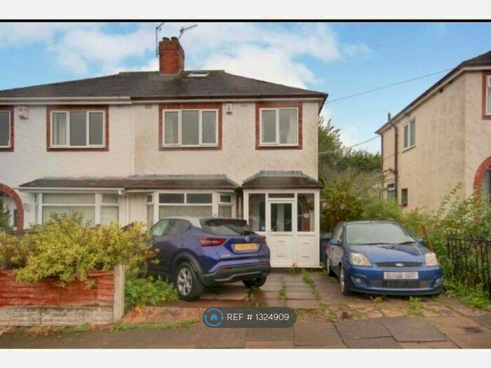 3 Bedroom Semi-Detached House To Rent In Central Drive, Stoke-On-Trent ST3