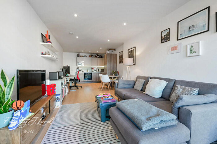 1 Bedroom Apartment For Sale In Fairfield Road, London, E3