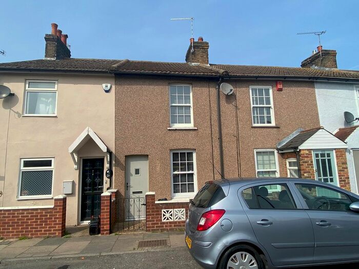 2 Bedroom Cottage To Rent In Lower Higham Road, Gravesend, DA12