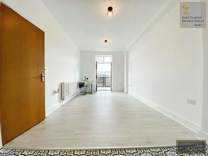 2 Bedroom Apartment To Rent In High Street, Wickford, Essex, SS12