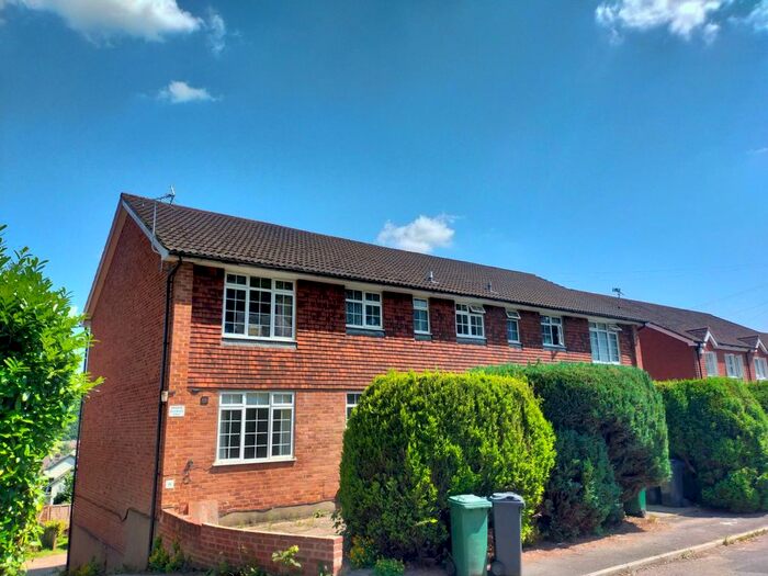 1 Bedroom Flat To Rent In Garibaldi Road, Redhill, RH1