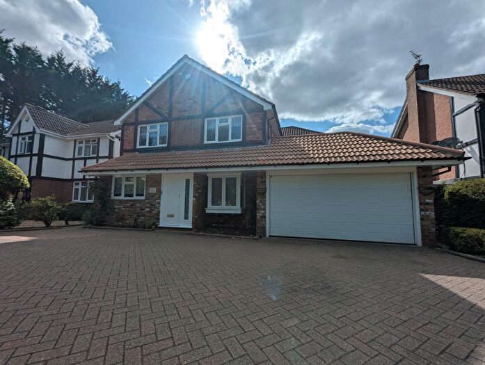 5 Bedroom Detached House To Rent In Kingfisher Close, Northwood, HA6