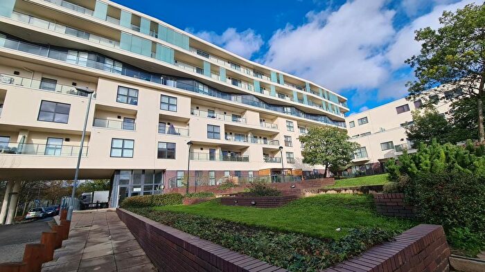 1 Bedroom Flat To Rent In Walbrook Court, Edgware, HA8