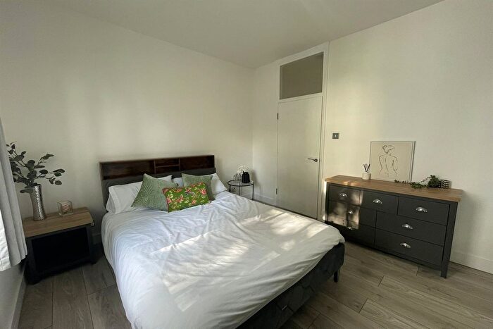 1 Bedroom Flat To Rent In Mildmay Grove South, Islington London, N1