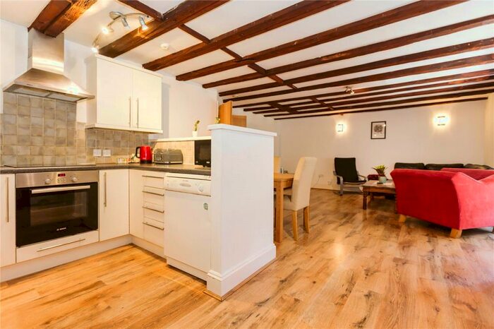 2 Bedroom Apartment To Rent In Hobbs Lane, Bristol, BS1