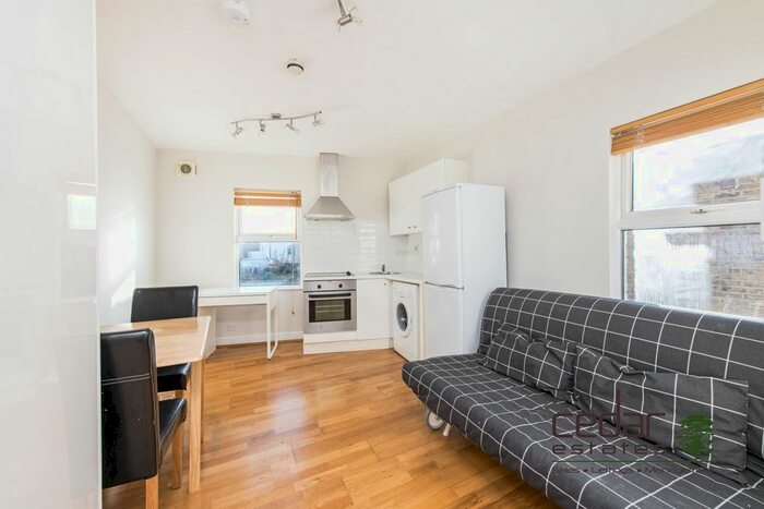 Studio To Rent In Fortune Green Road, London, NW6
