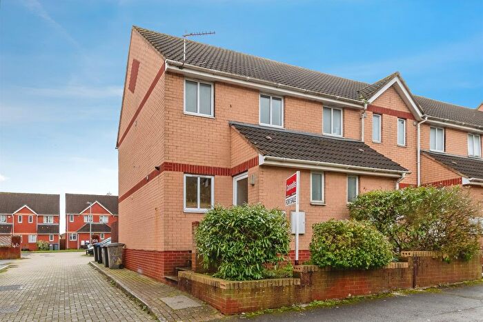 2 Bedroom Terraced House For Sale In Mortimer Street, Trowbridge, BA14