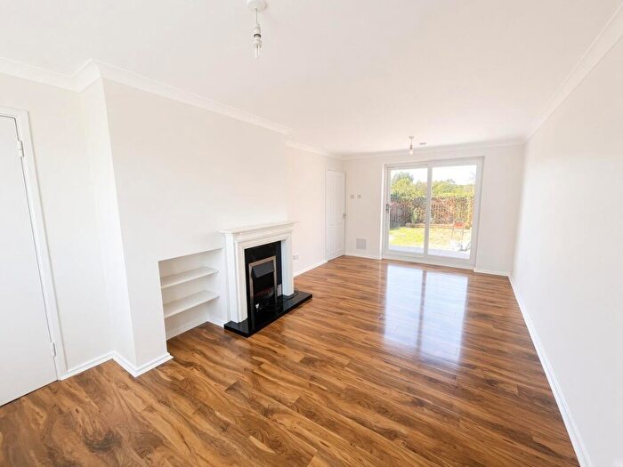 3 Bedroom End Of Terrace House To Rent In Barrowfield Close, Edmonton, N9