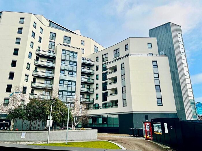 2 Bedroom Apartment To Rent In The Gateway South, Marsh Lane, Leeds City Centre, LS9