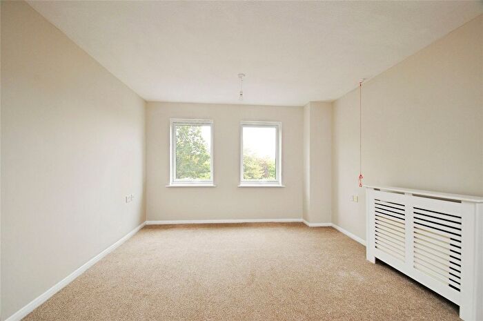 1 Bedroom Flat For Sale In Cotsmoor, St. Albans, AL1