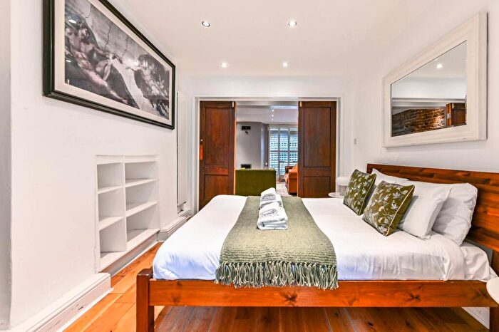 1 Bedroom Flat For Sale In Eversholt Street, Mornington Crescent, London, NW1