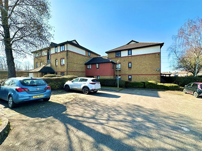 1 Bedroom Flat For Sale In Louvain Road, Greenhithe, Kent, DA9